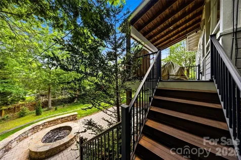 1620 Norwood Place Hendersonville NC 28791