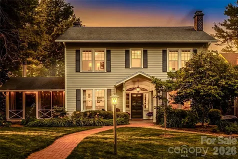 1620 Norwood Place Hendersonville NC 28791