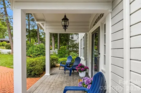 1620 Norwood Place Hendersonville NC 28791