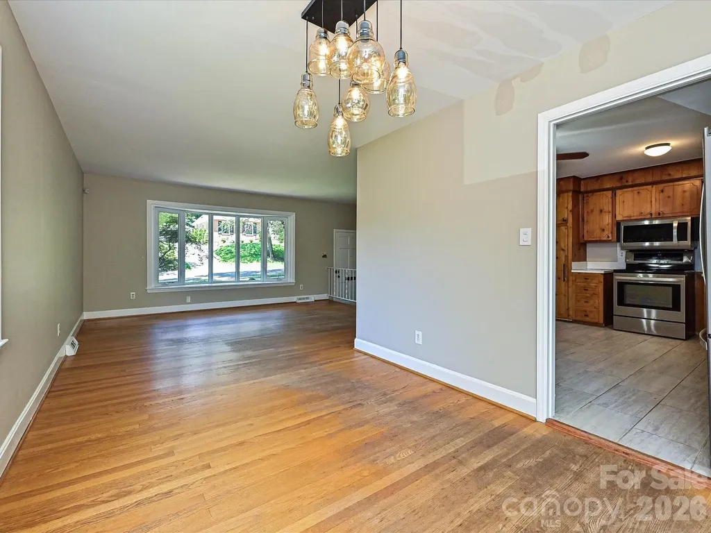 6947 Woodstock Drive Charlotte NC 28210