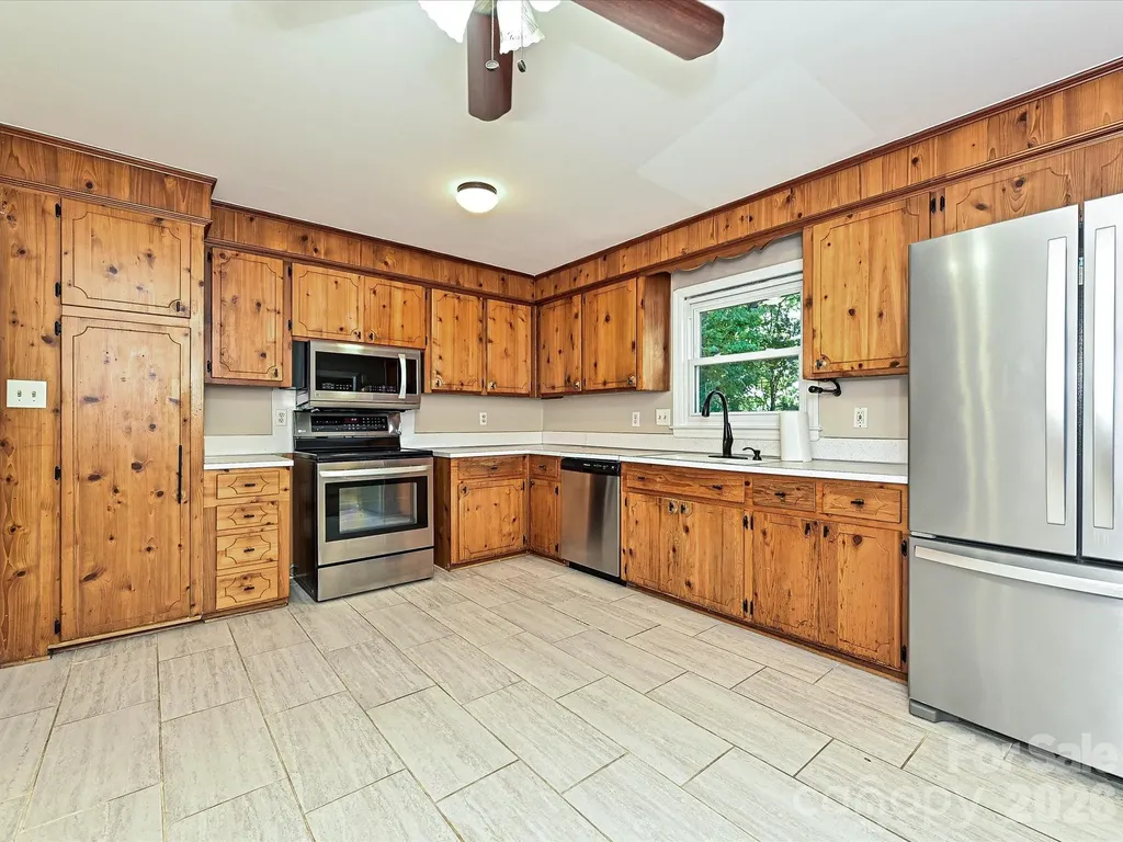6947 Woodstock Drive Charlotte NC 28210