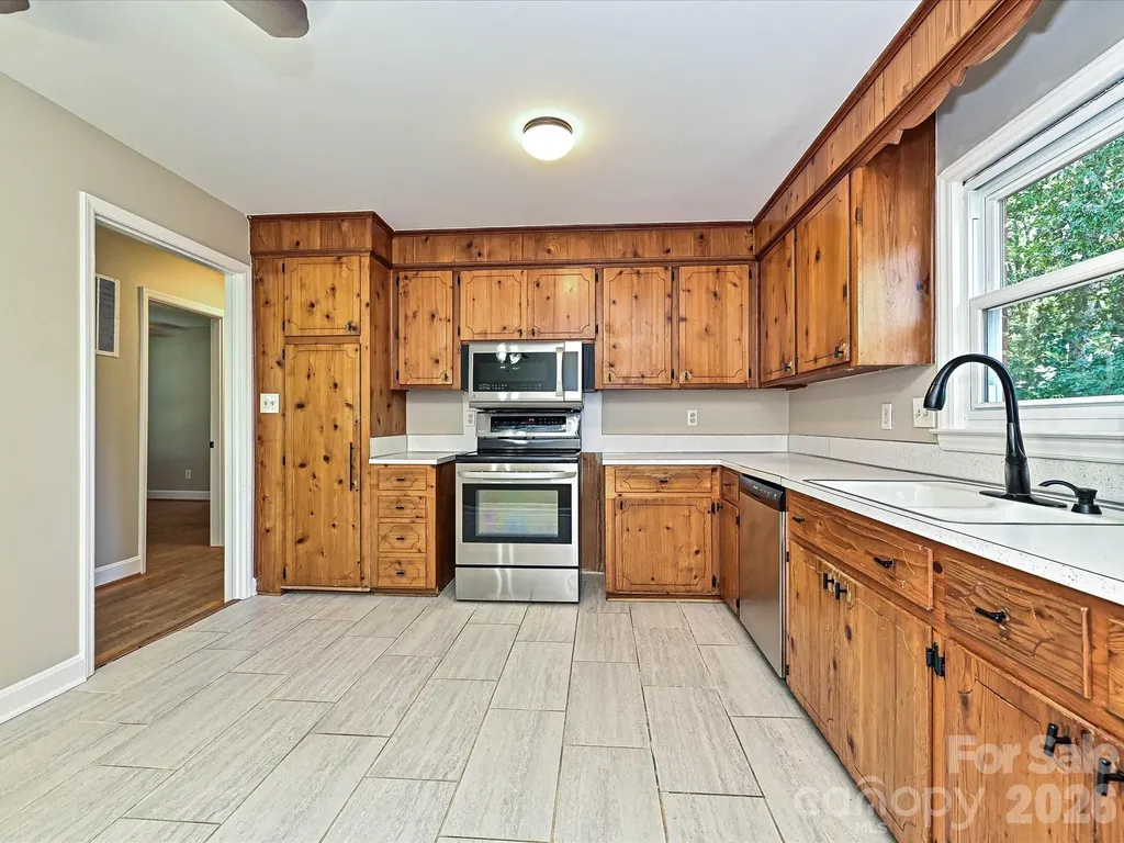 6947 Woodstock Drive Charlotte NC 28210