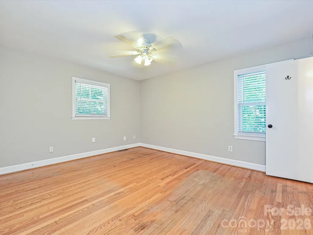 6947 Woodstock Drive Charlotte NC 28210