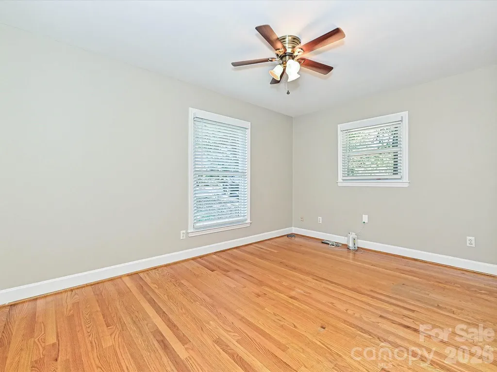 6947 Woodstock Drive Charlotte NC 28210