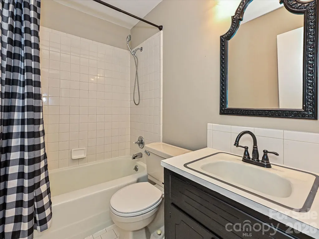 6947 Woodstock Drive Charlotte NC 28210