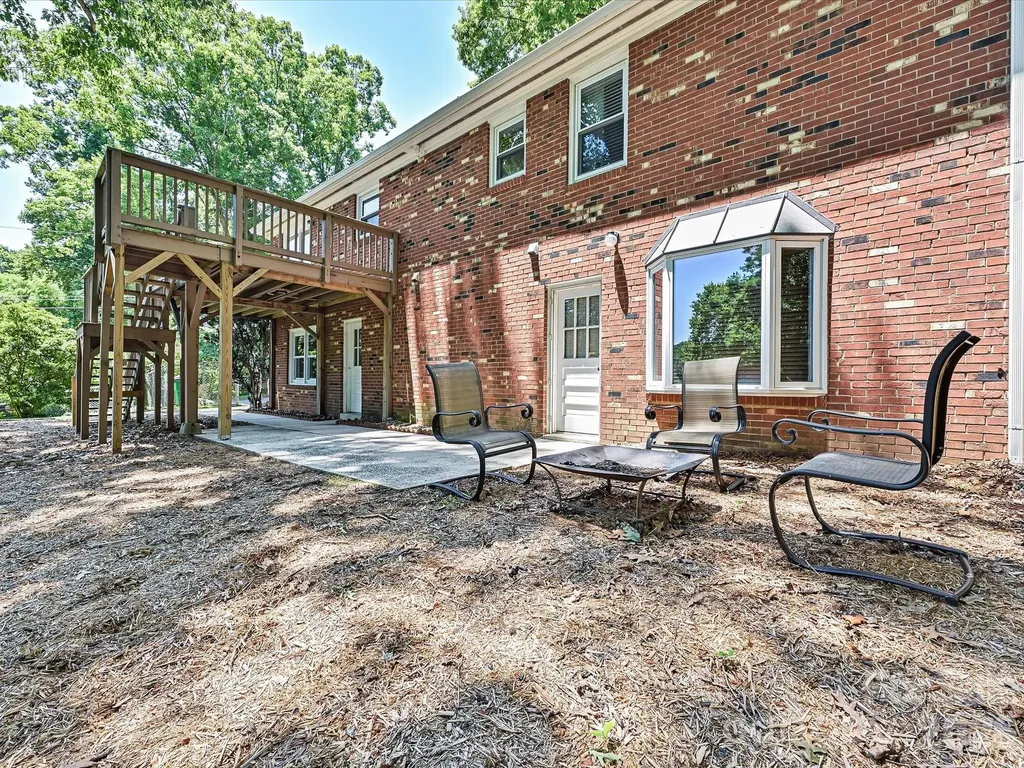 6947 Woodstock Drive Charlotte NC 28210