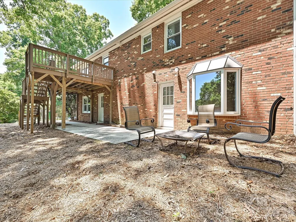 6947 Woodstock Drive Charlotte NC 28210