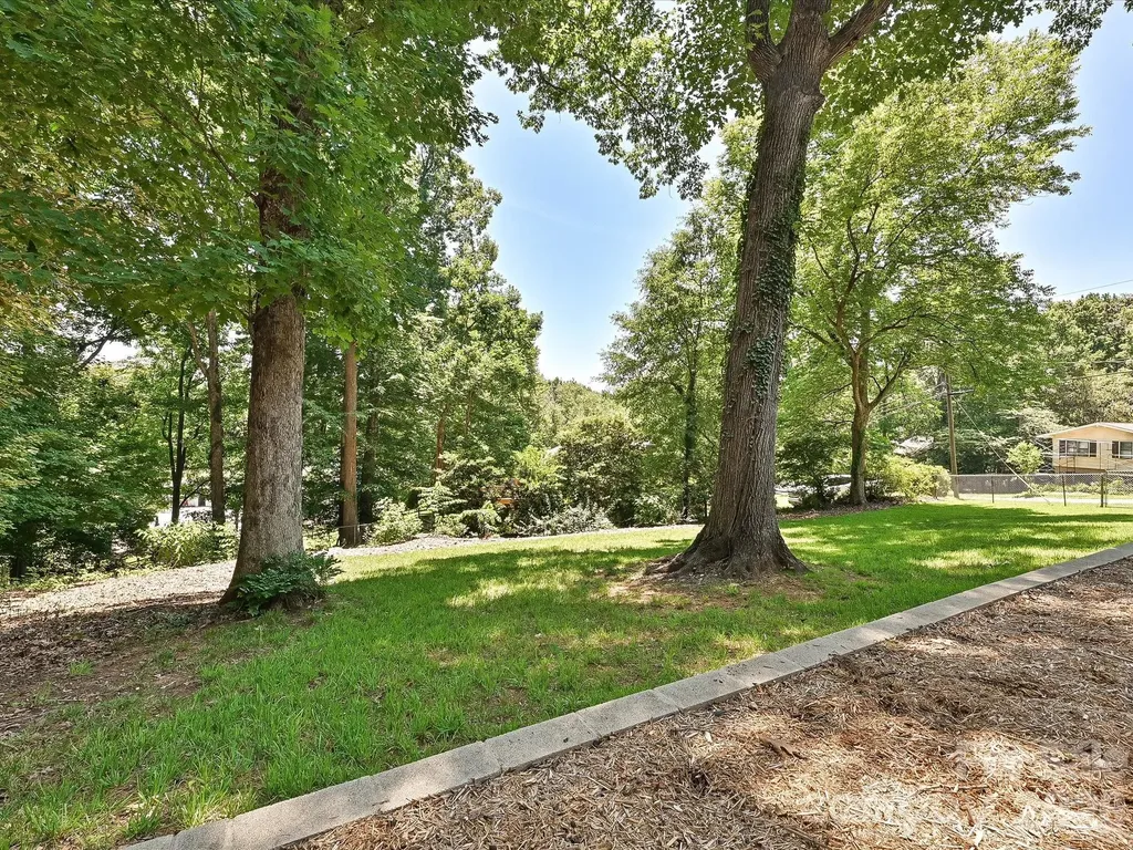 6947 Woodstock Drive Charlotte NC 28210
