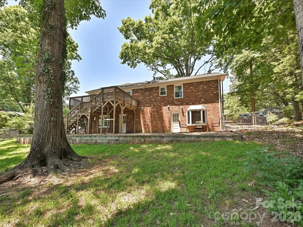6947 Woodstock Drive Charlotte NC 28210
