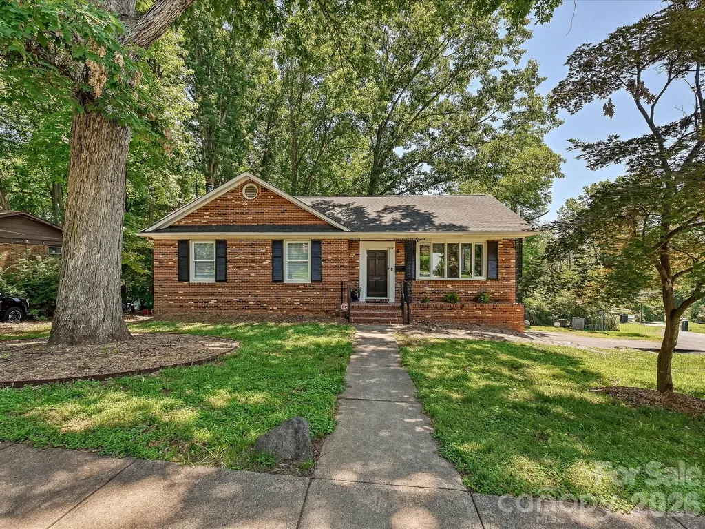 6947 Woodstock Drive Charlotte NC 28210