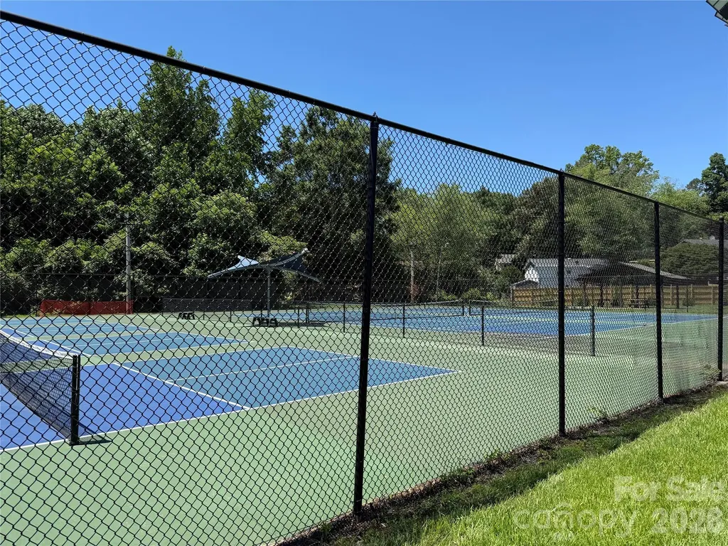 6947 Woodstock Drive Charlotte NC 28210