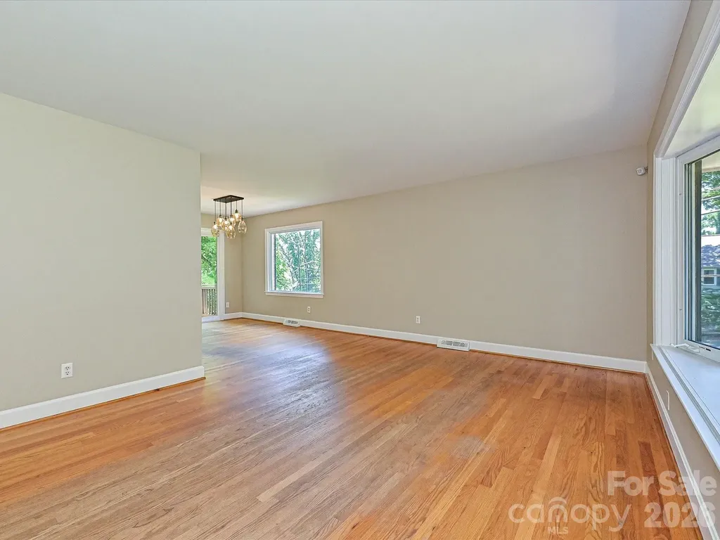 6947 Woodstock Drive Charlotte NC 28210