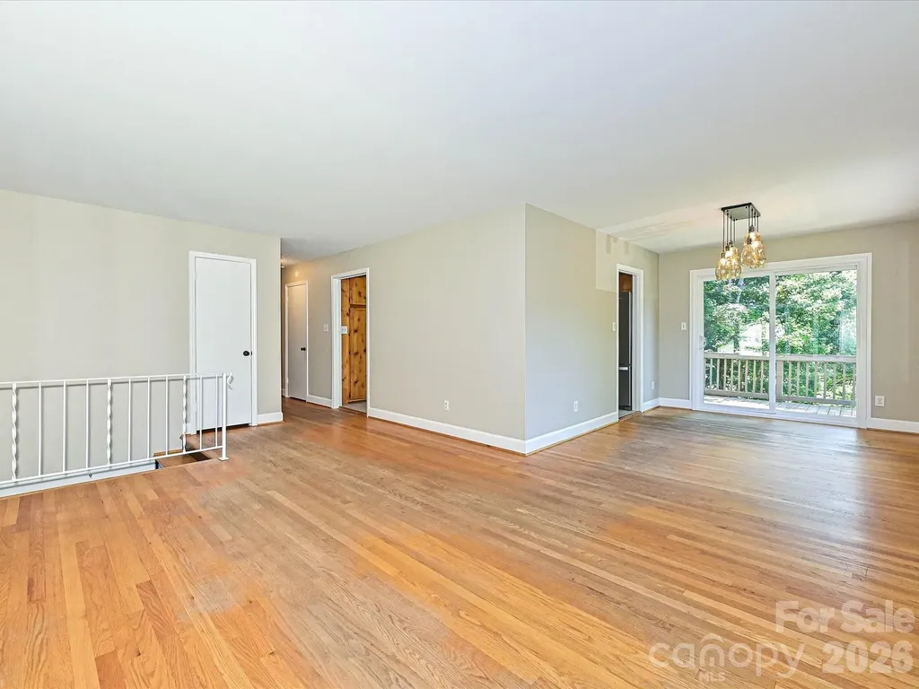 6947 Woodstock Drive Charlotte NC 28210
