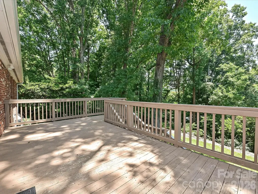 6947 Woodstock Drive Charlotte NC 28210