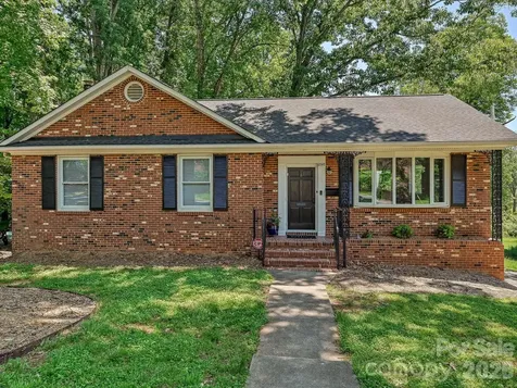 6947 Woodstock Drive Charlotte NC 28210