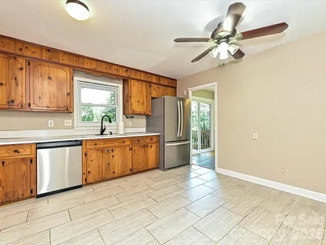 6947 Woodstock Drive Charlotte NC 28210