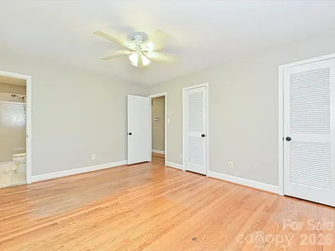 6947 Woodstock Drive Charlotte NC 28210