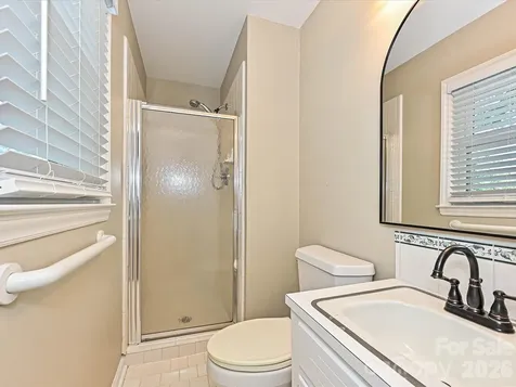 6947 Woodstock Drive Charlotte NC 28210