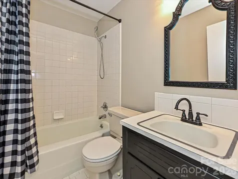 6947 Woodstock Drive Charlotte NC 28210
