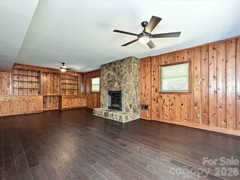 6947 Woodstock Drive Charlotte NC 28210