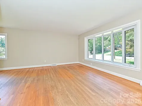 6947 Woodstock Drive Charlotte NC 28210
