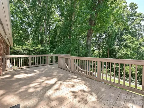 6947 Woodstock Drive Charlotte NC 28210
