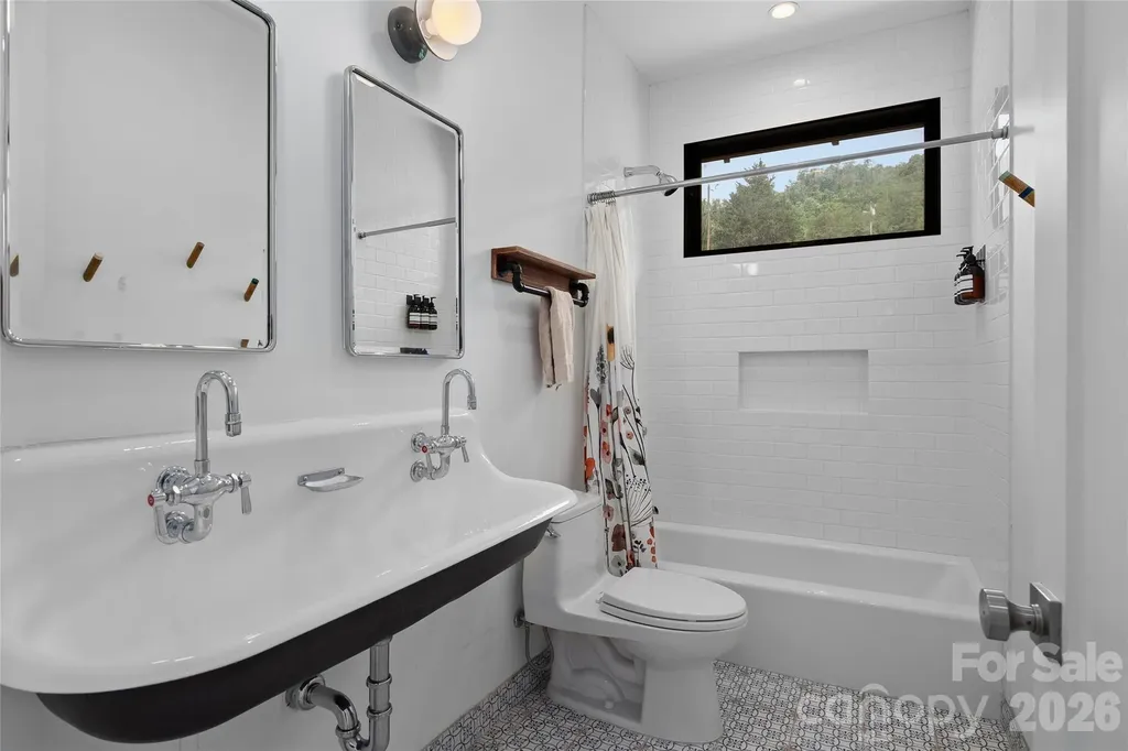 105 Loganberry Trail Fletcher NC 28732