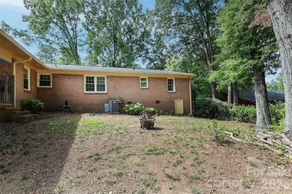 210 Cliffside Drive Kannapolis NC 28081