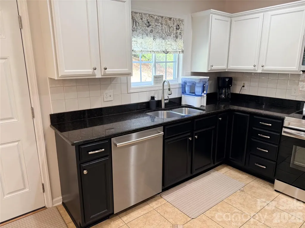 4495 Hanley Park Drive Walkertown NC 27051