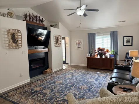 4495 Hanley Park Drive Walkertown NC 27051