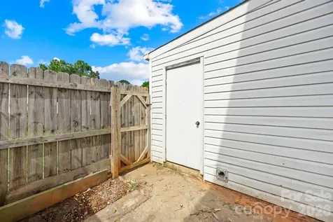 7915 Oak Meadow Court Charlotte NC 28210