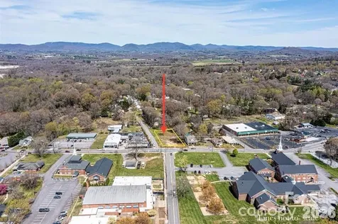 24 7th Street NW Taylorsville NC 28681