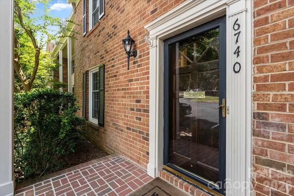 6740 Constitution Lane Charlotte NC 28210