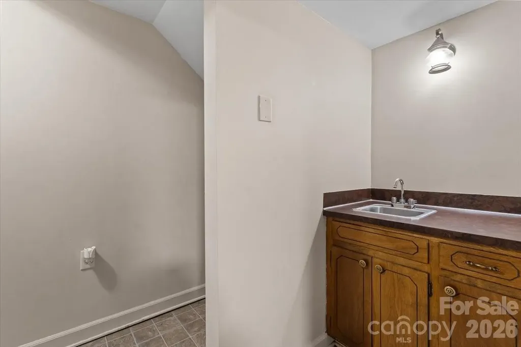 6740 Constitution Lane Charlotte NC 28210