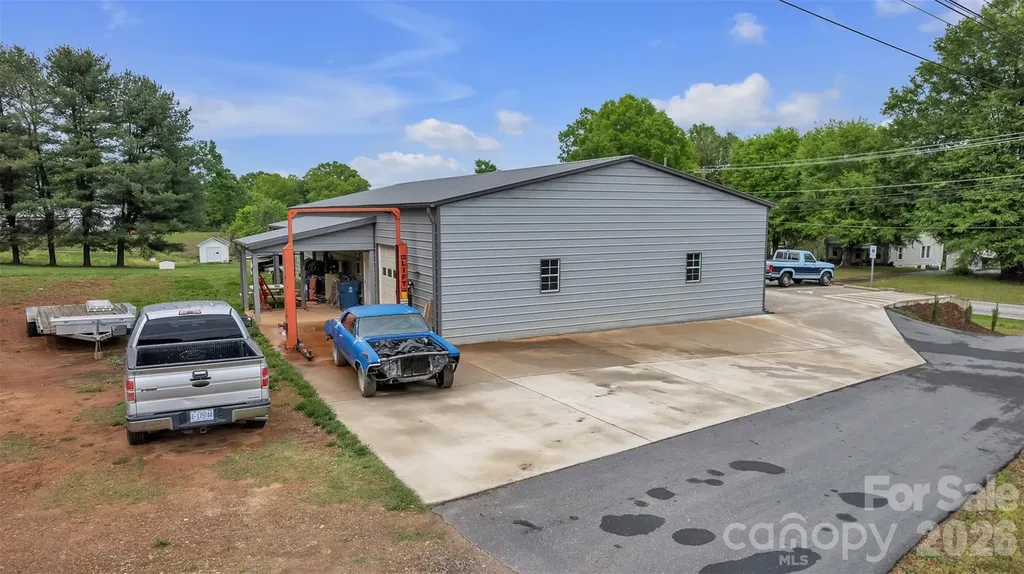 225 Nc Hwy 16 N Taylorsville NC 28681