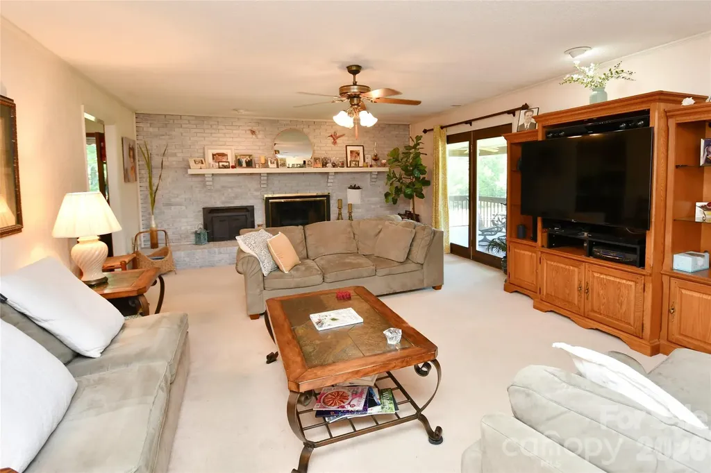 72 Ridgetop Lane Spruce Pine NC 28777
