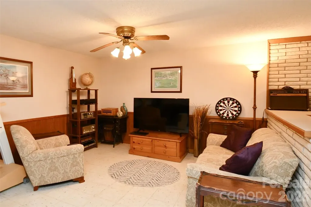 72 Ridgetop Lane Spruce Pine NC 28777