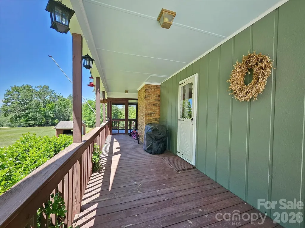 72 Ridgetop Lane Spruce Pine NC 28777
