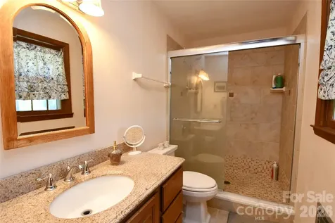 72 Ridgetop Lane Spruce Pine NC 28777