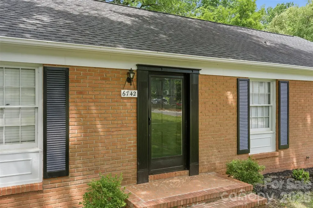 6742 Wild Turkey Lane Charlotte NC 28214
