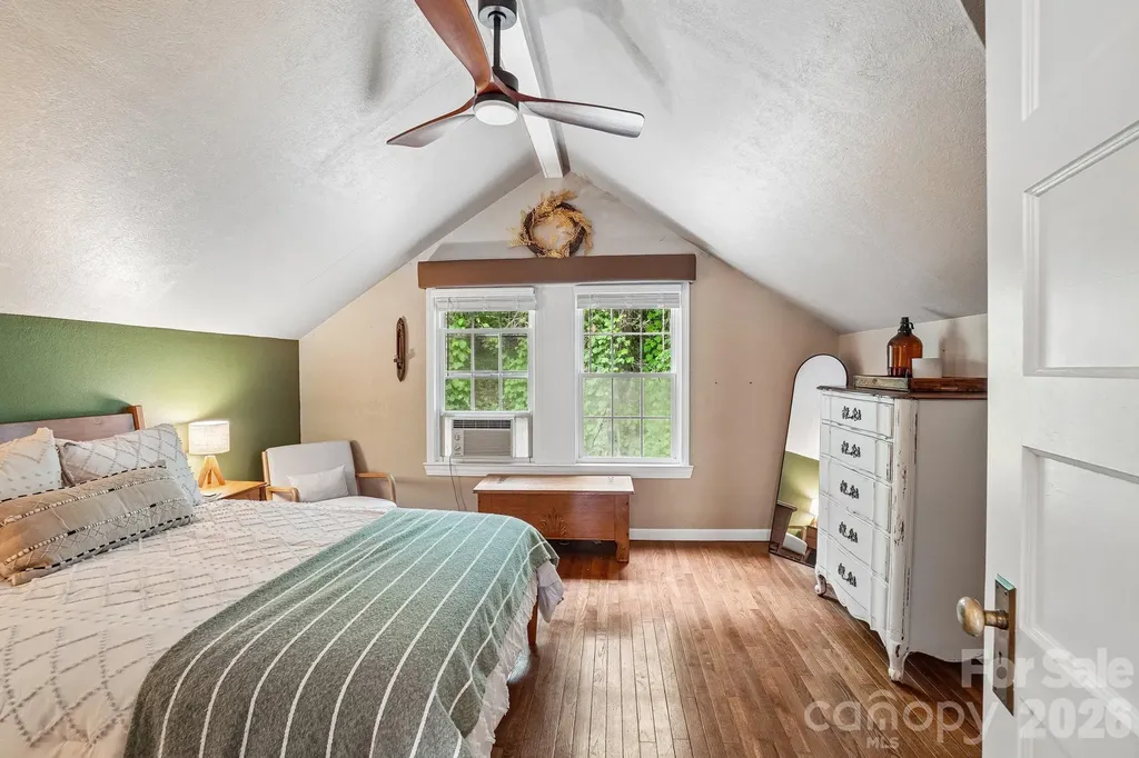 111 Bennett Street Burnsville NC 28714