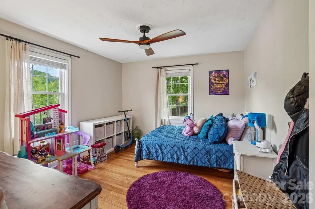 111 Bennett Street Burnsville NC 28714