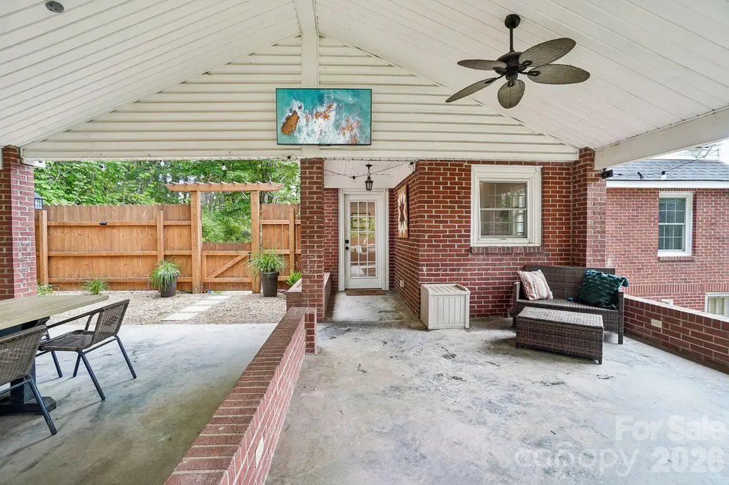111 Bennett Street Burnsville NC 28714