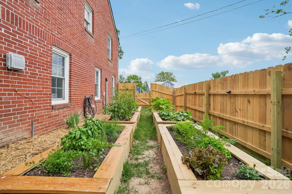 111 Bennett Street Burnsville NC 28714