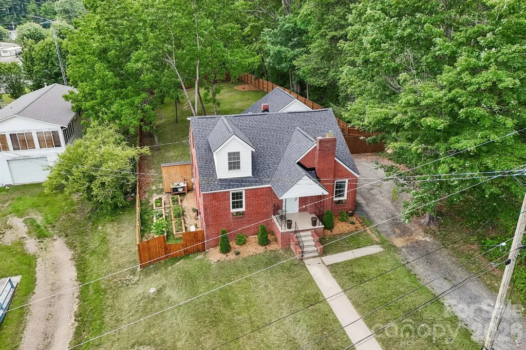 111 Bennett Street Burnsville NC 28714