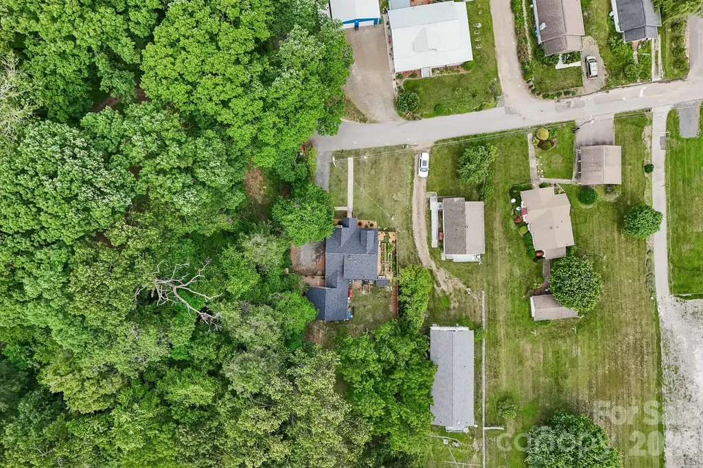 111 Bennett Street Burnsville NC 28714