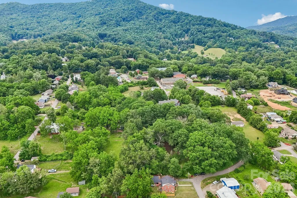 111 Bennett Street Burnsville NC 28714