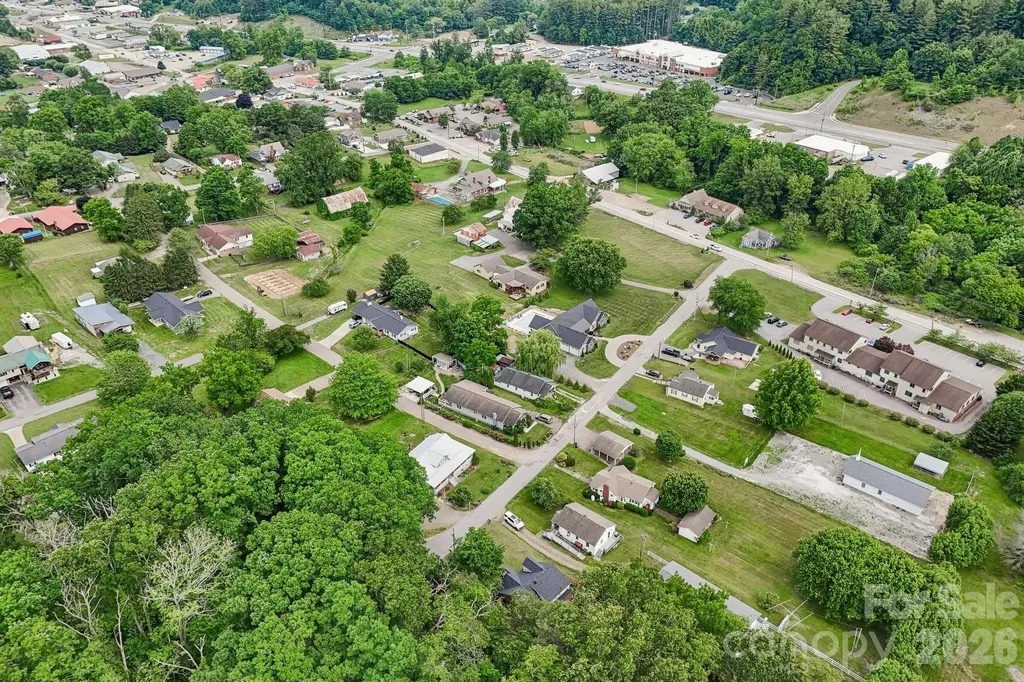 111 Bennett Street Burnsville NC 28714