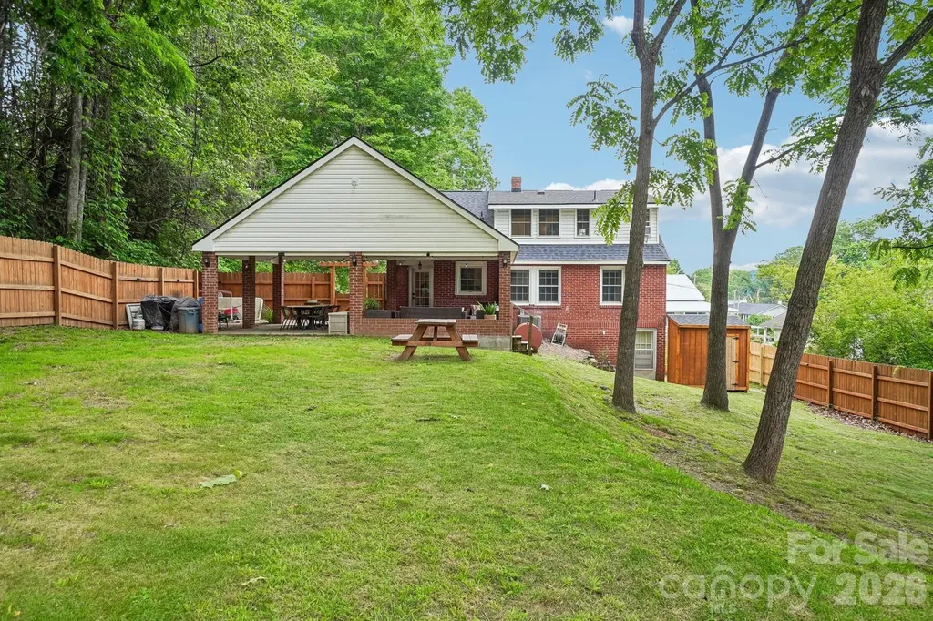 111 Bennett Street Burnsville NC 28714