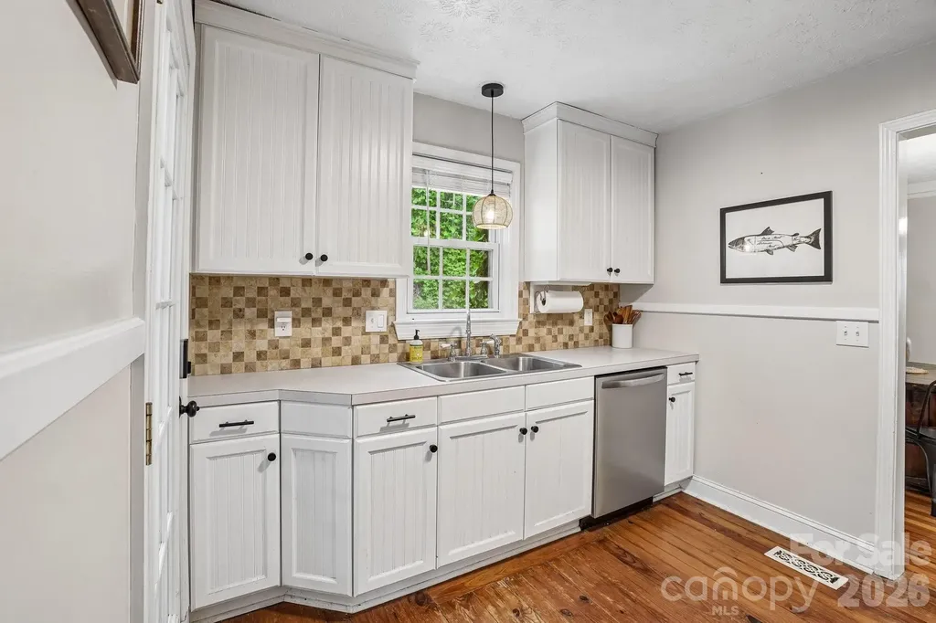 111 Bennett Street Burnsville NC 28714